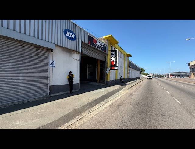 830M² WAREHOUSE TO LET IN STAMFORD HILL